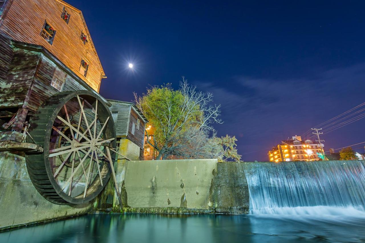Stay At The Retreat! Gatlinburg-Dollywood Sevierville Exteriör bild