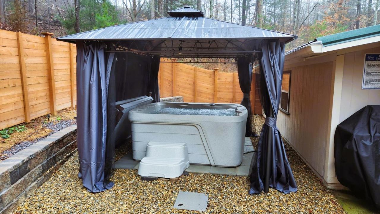Stay At The Retreat! Gatlinburg-Dollywood Sevierville Exteriör bild